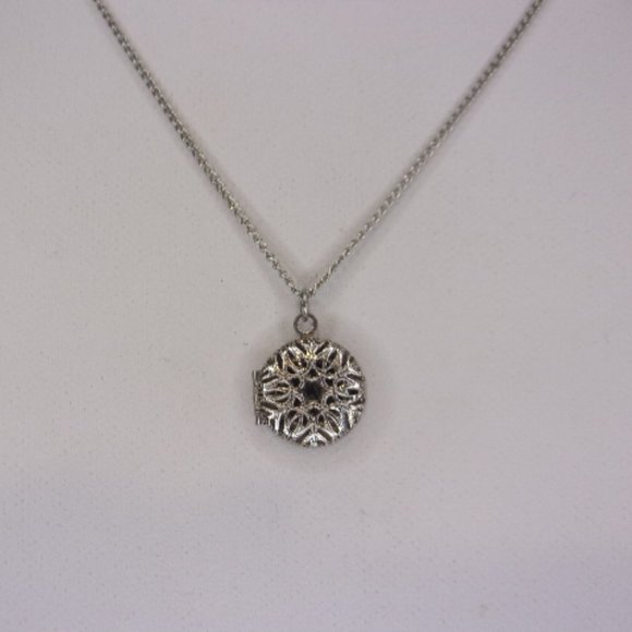 Small Silver Tone Cut Work Locket Necklace 16" L - Picture 1 of 7